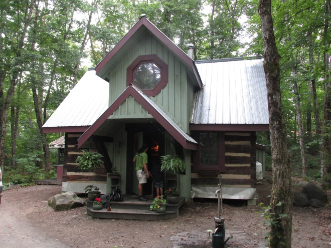 Century old log cabin. Photo: D. Buehler.